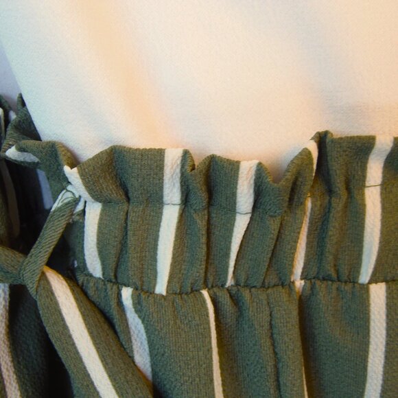 Vine & Valley Women's SZ LG Green with White One piece Jump Suit - Picture 4 of 8